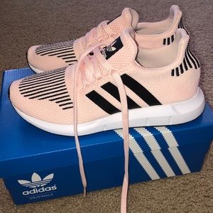 ADIDAS PINK SWIFT RUN